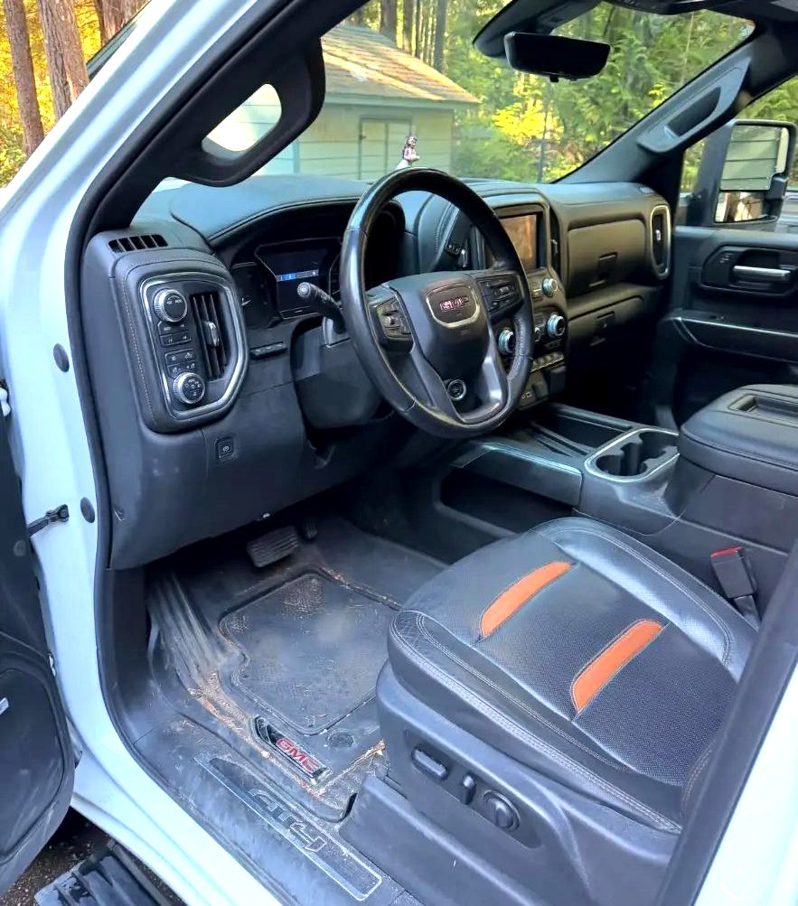 Before: Cockpit & floor mats, GMC Sierra AT4
