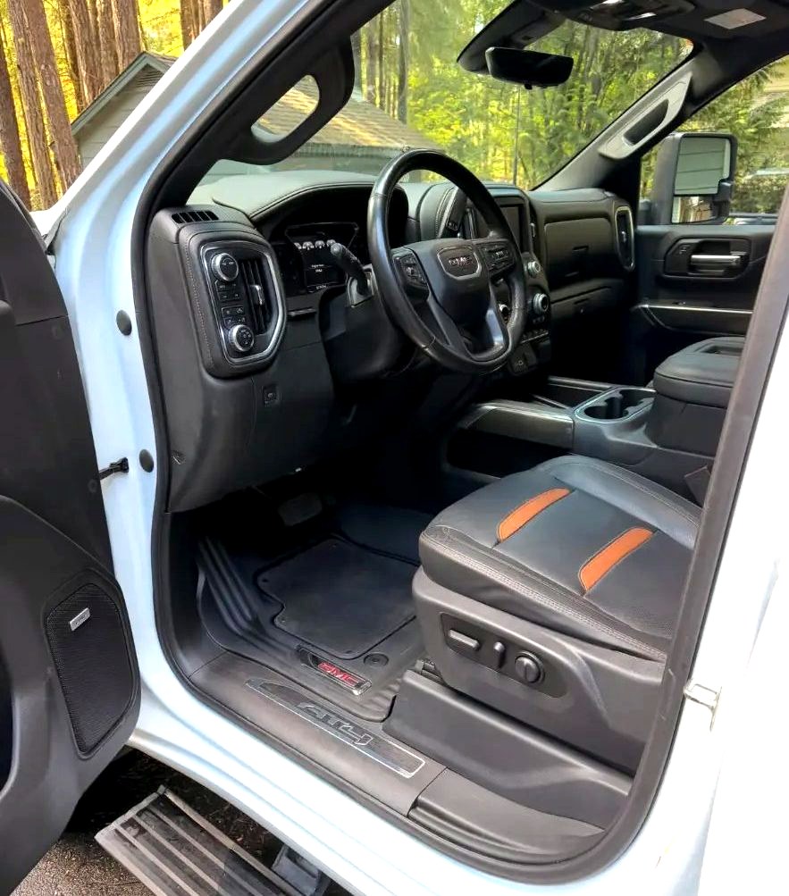 After: Cockpit & floor mats, GMC Sierra AT4