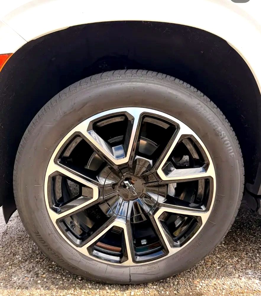 After: Wheel & tire, Chevy Suburban