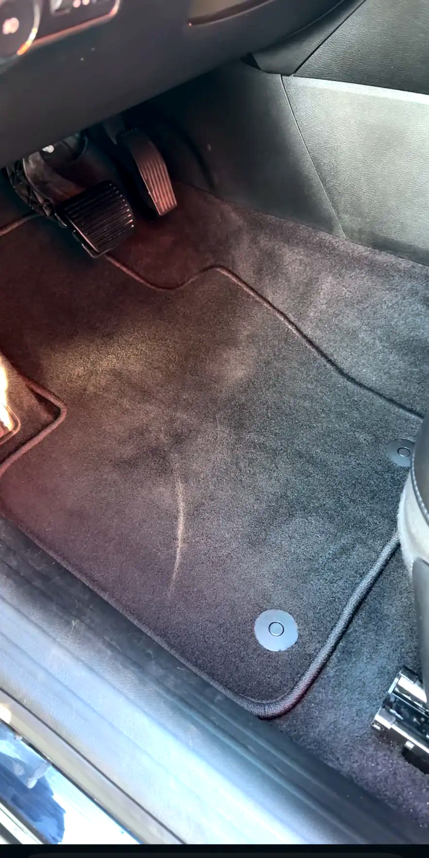 After: Driver floor & pedals, Jeep Compass